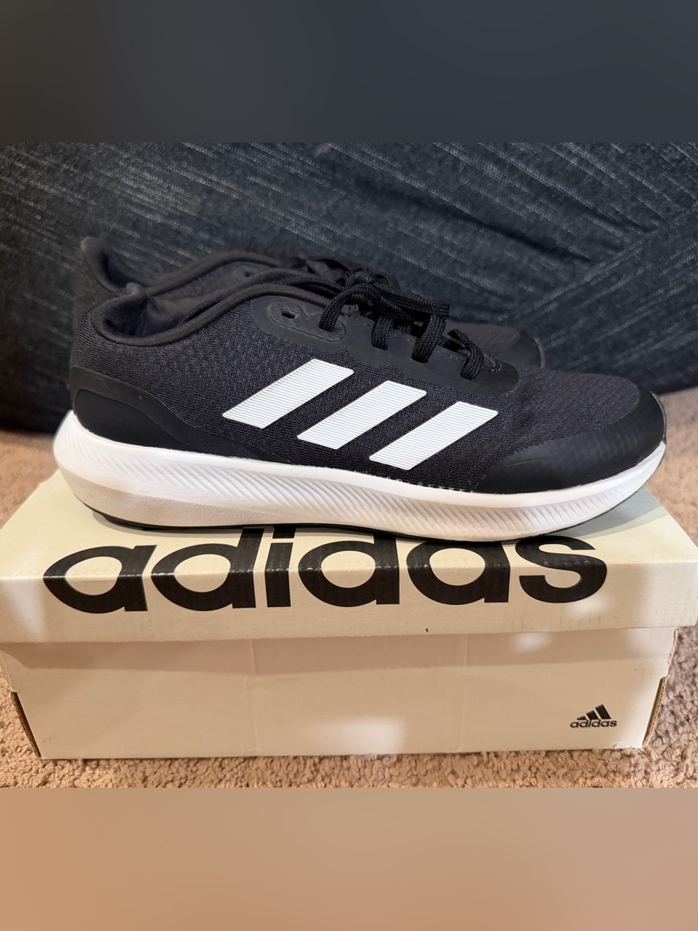 adidas Kid’s Runfalcon 3.0. Size 6.